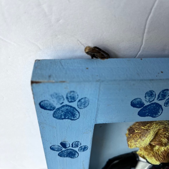 Crafty Golden Retriever Wall Hanging with Hooks Blue PawPrints Resin 3D Dog - Picture 7 of 10